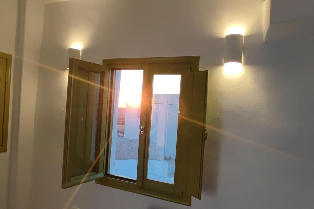 Finikas Cave House Apartment Foinikia  ภายนอก รูปภาพ